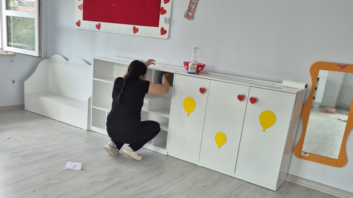 YAZ TATİLİNİ DEĞERLENDİRDİK.DERSLİKLERİMİZDE YENİLİKLER YAPTIK..YENİ EĞİTİM ÖĞRETİM YILINA HAZIRIZ... 